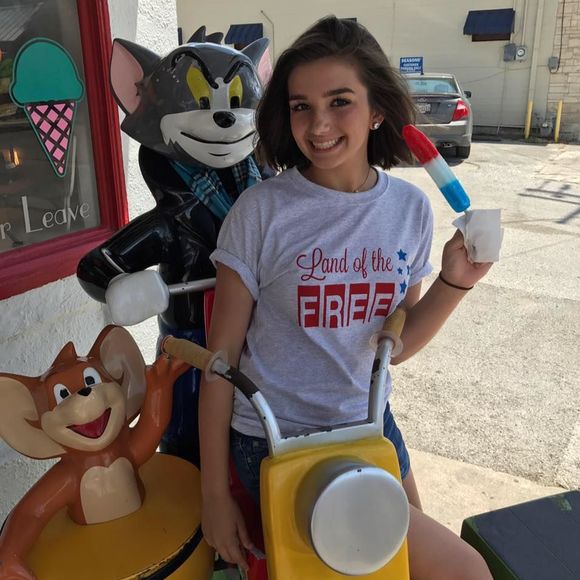 Meet your Posher, Madeline - Picture 1 of 1